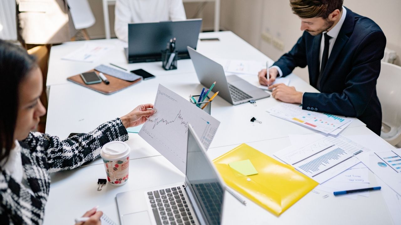 Líderes se Servem por Último