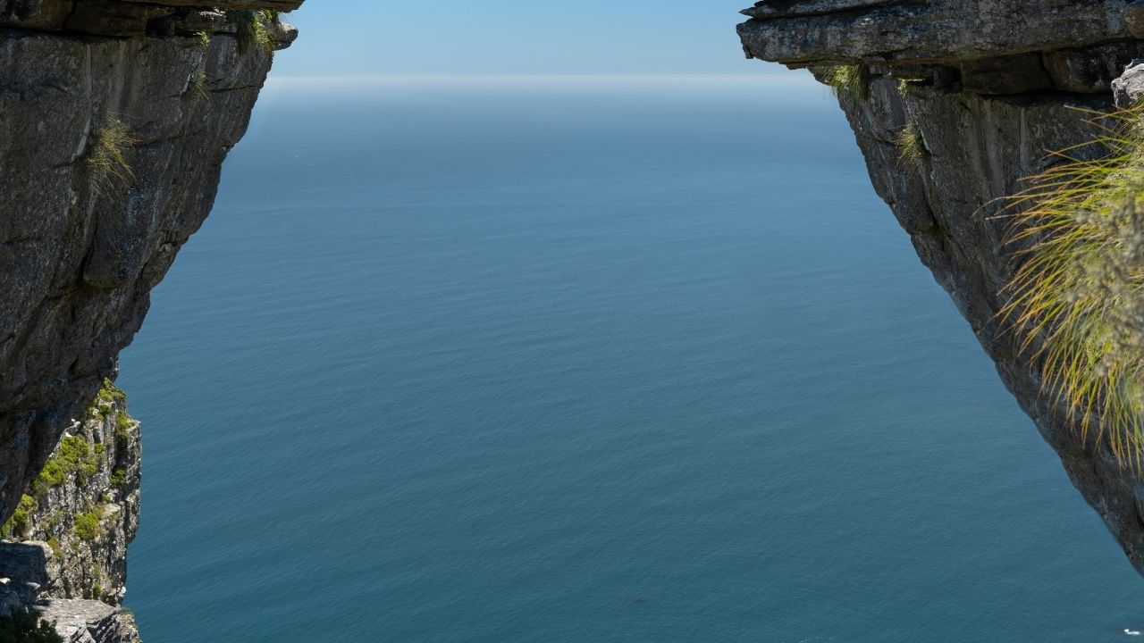 Liderança para Mulheres: Como Empresas Desenvolvem e Retêm Talentos Femininos em Posições de Liderança